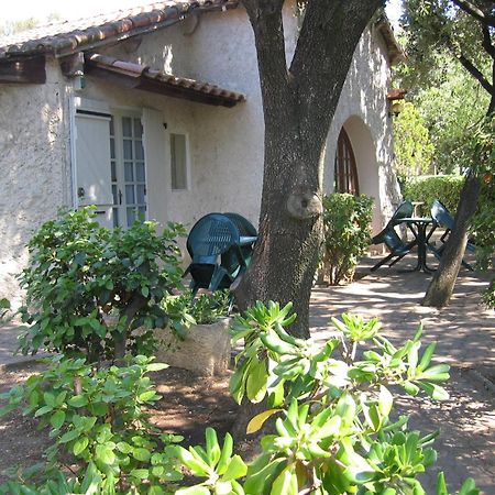 Le Petit Manoir Logis Hotel Les Angles  Ngoại thất bức ảnh