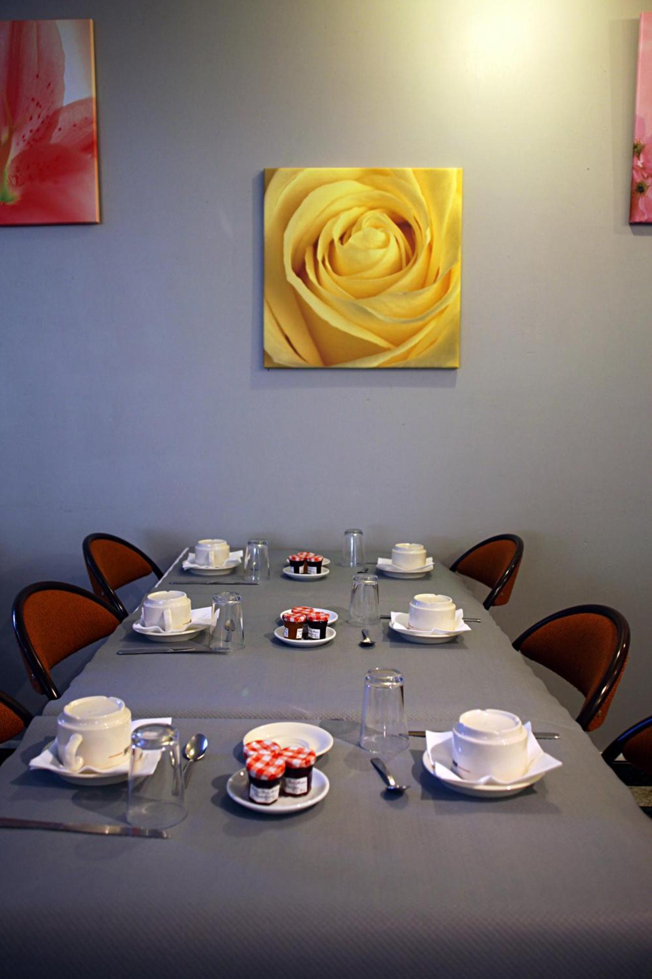 Le Petit Manoir Logis Hotel Les Angles  Ngoại thất bức ảnh